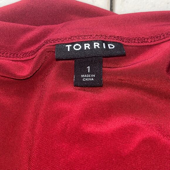 Torrid Short Sleeve / Tank Combo Red Blouse Size 1 - Picture 3 of 11